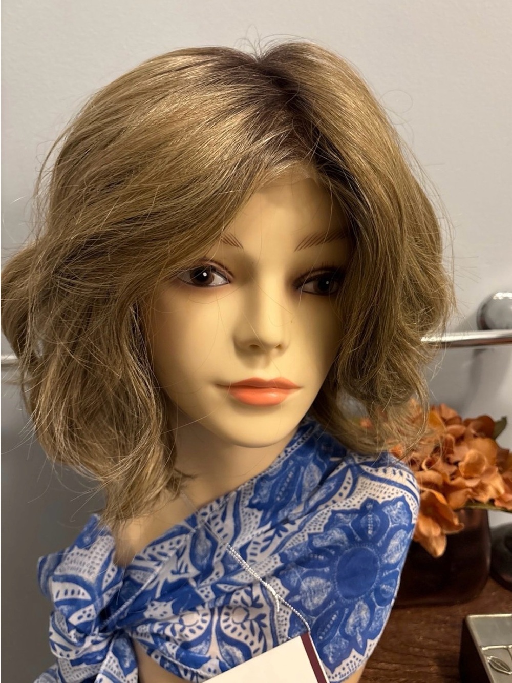 New wig by Raquel Welch Ss I iced  Cappuccino